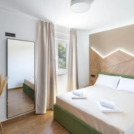 Koc, Okrug Gornji Apartment *